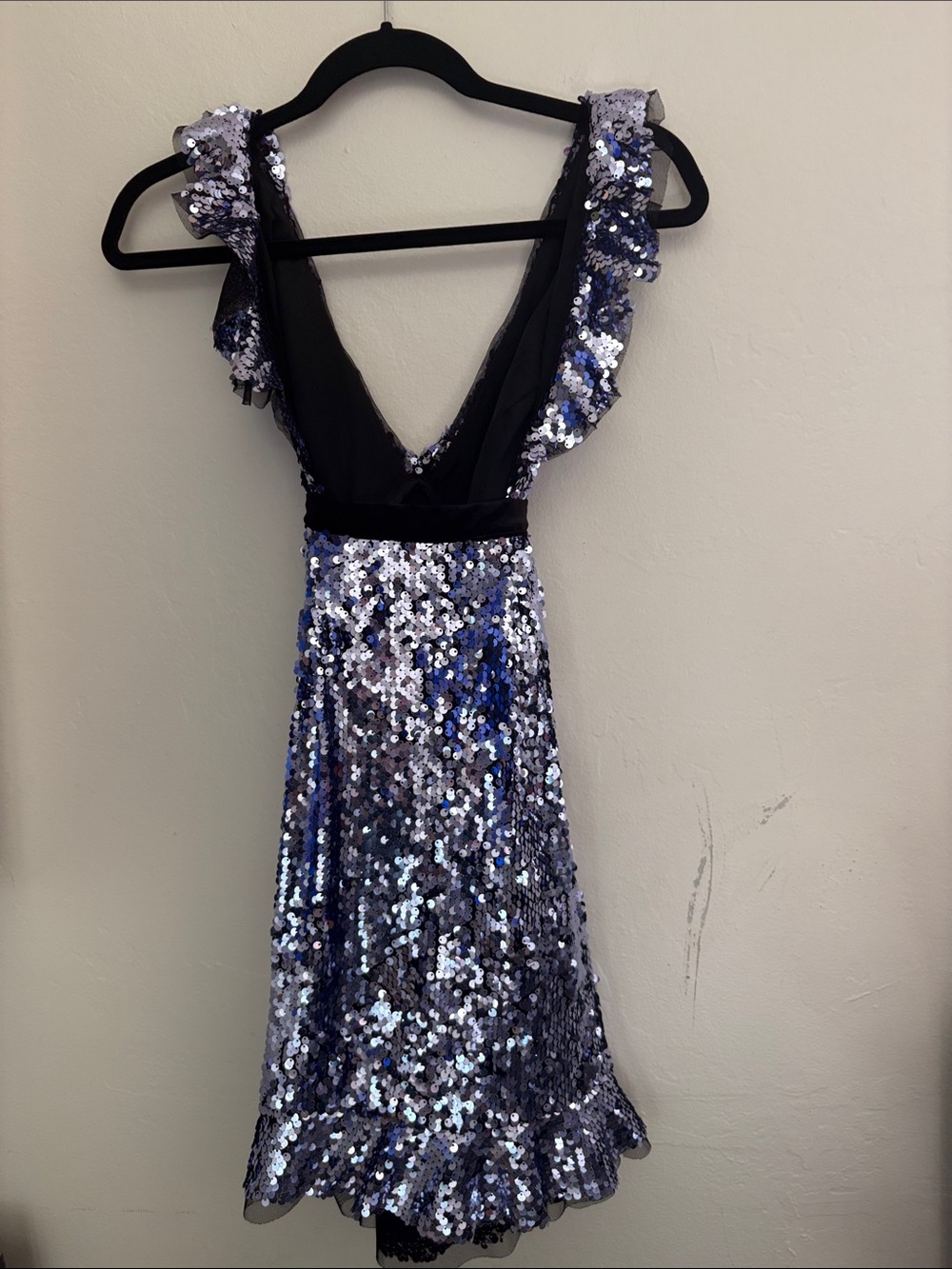 Free people mini dress with purple sequins, ruffles and waffles and velvet tie - Picture 2 of 5